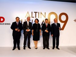 Jüri Üyelerimize Özel Ödül